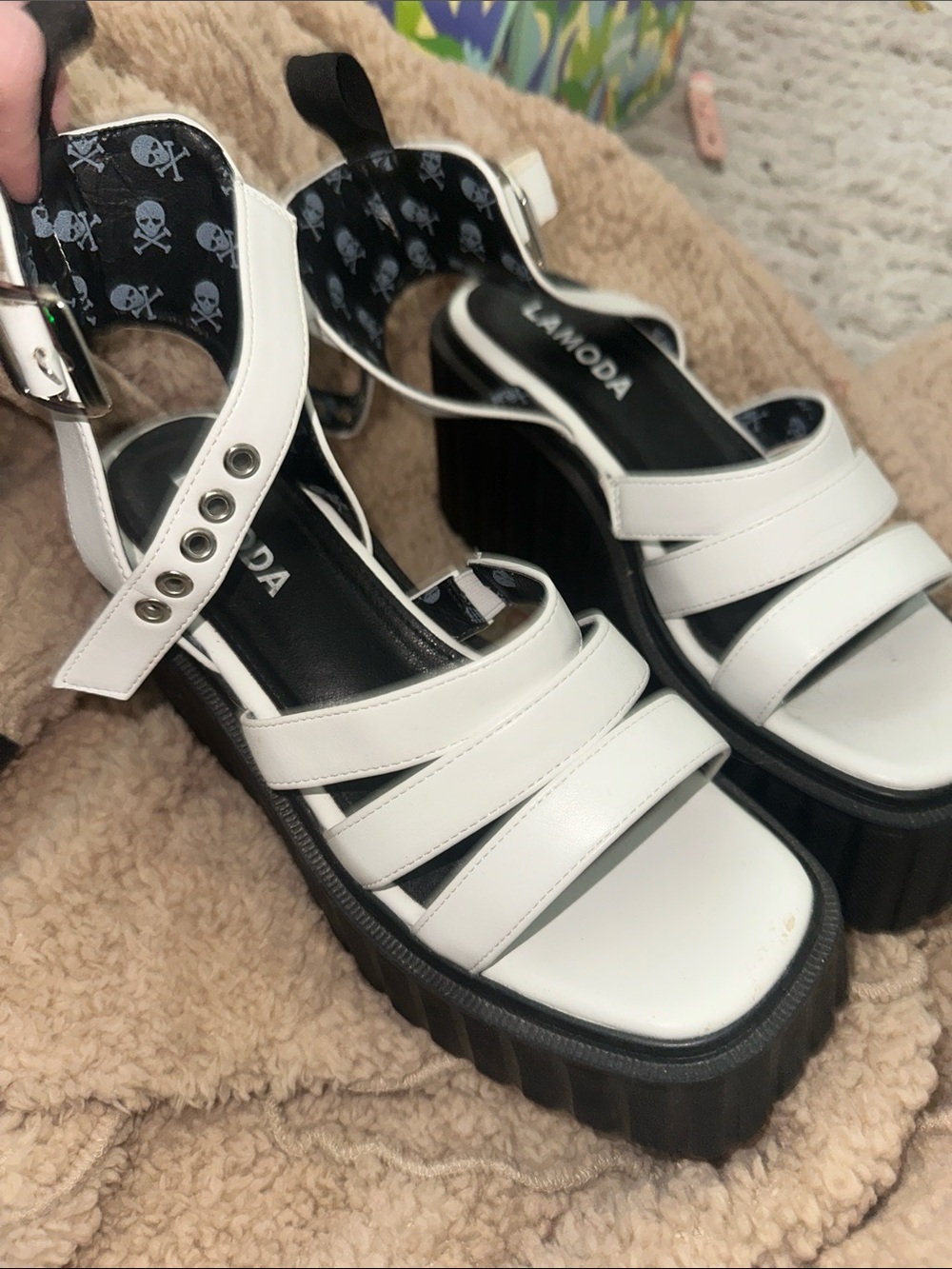 Lamoda White Strappy Platform Sandals with Black Sole